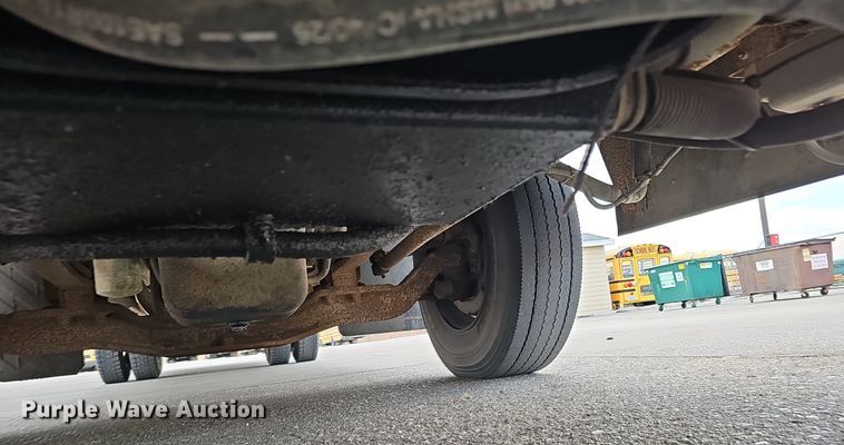 image for item DS5727 2001 International 3000  bus