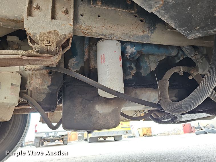 image for item DS5727 2001 International 3000  bus