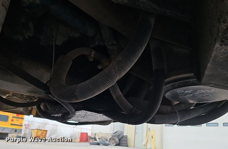 image for item DS5727 2001 International 3000  bus