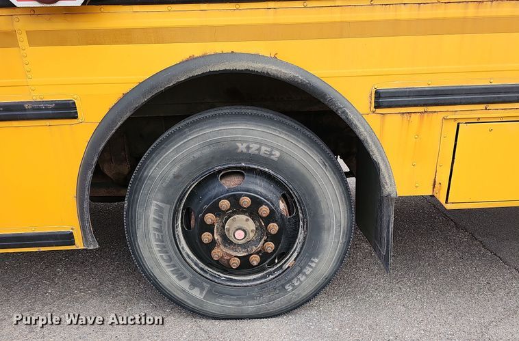 image for item DS5727 2001 International 3000  bus