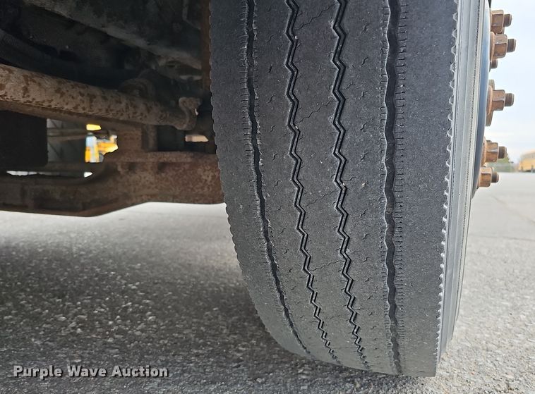 image for item DS5727 2001 International 3000  bus