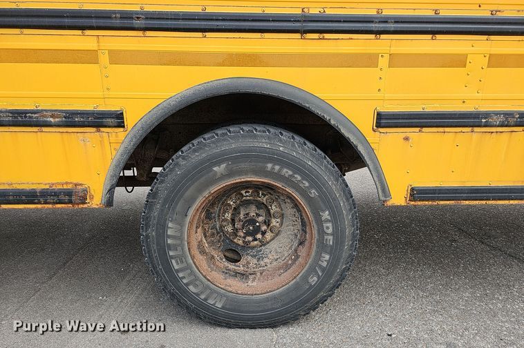 image for item DS5727 2001 International 3000  bus