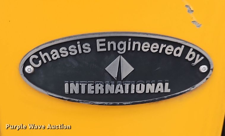 image for item DS5727 2001 International 3000  bus