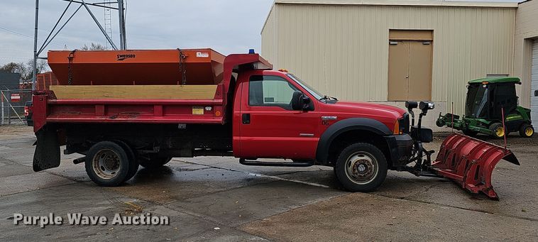 image for item DS5728 2006 Ford F550 Super Duty XL dump truck