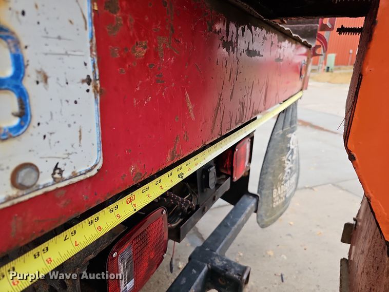 image for item DS5728 2006 Ford F550 Super Duty XL dump truck