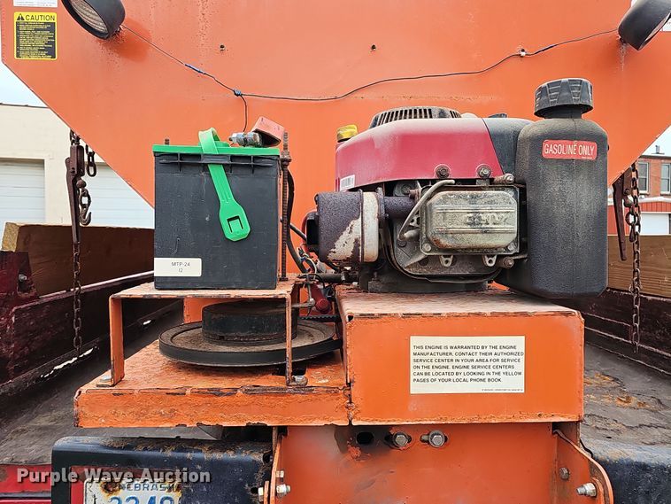 image for item DS5728 2006 Ford F550 Super Duty XL dump truck