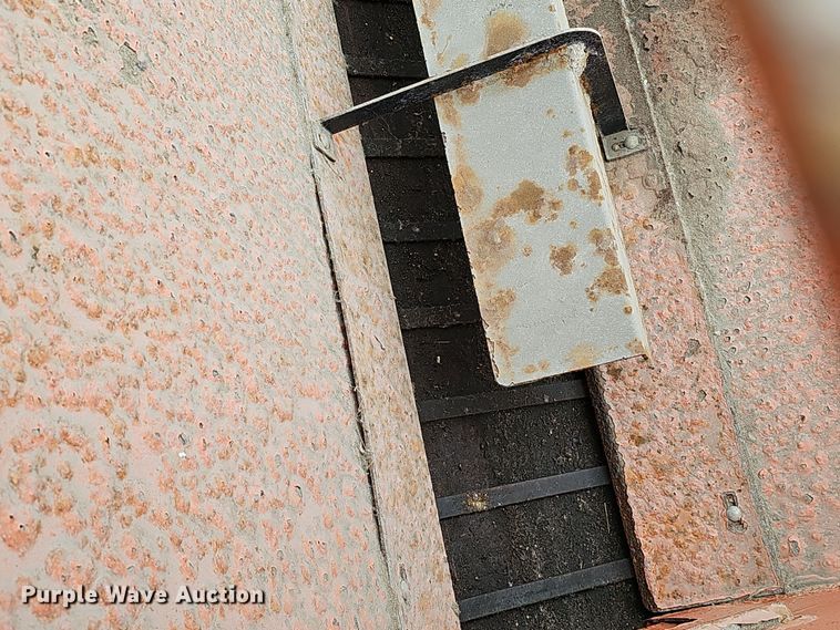 image for item DS5728 2006 Ford F550 Super Duty XL dump truck