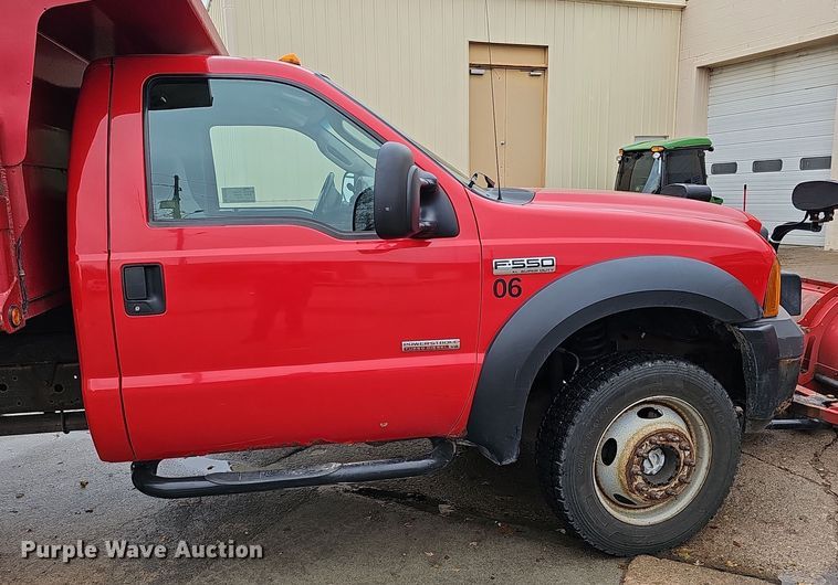 image for item DS5728 2006 Ford F550 Super Duty XL dump truck