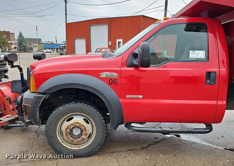 image for item DS5728 2006 Ford F550 Super Duty XL dump truck