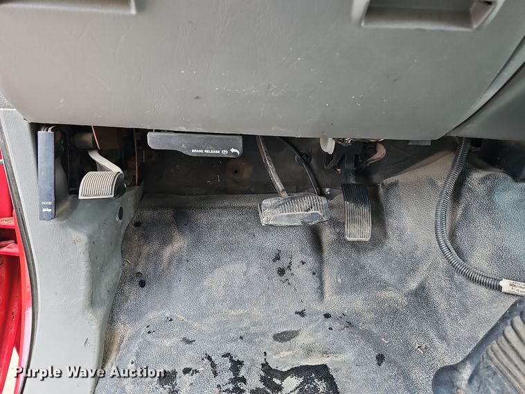 image for item DS5728 2006 Ford F550 Super Duty XL dump truck