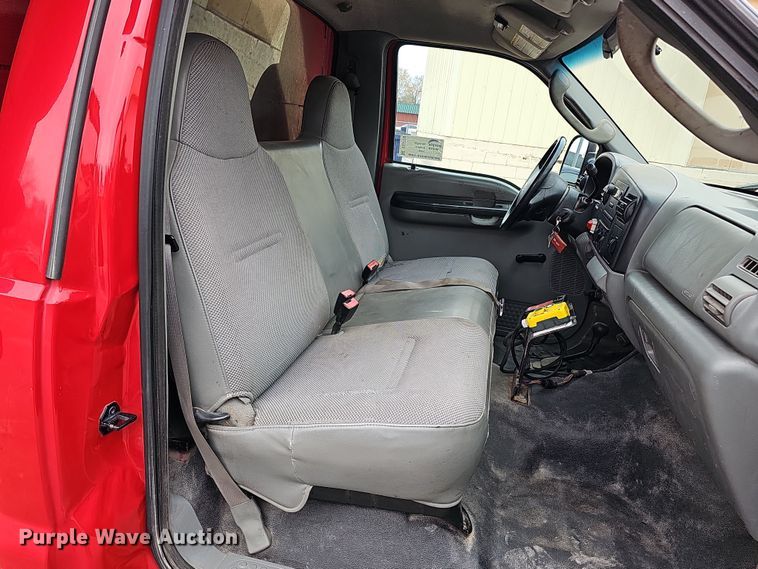 image for item DS5728 2006 Ford F550 Super Duty XL dump truck