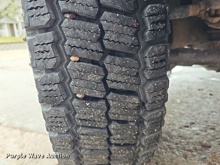 image for item DS5728 2006 Ford F550 Super Duty XL dump truck