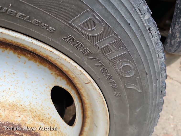 image for item DS5728 2006 Ford F550 Super Duty XL dump truck