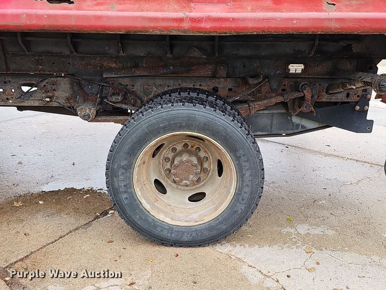 image for item DS5728 2006 Ford F550 Super Duty XL dump truck