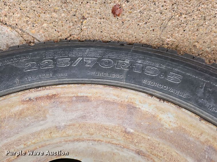 image for item DS5728 2006 Ford F550 Super Duty XL dump truck