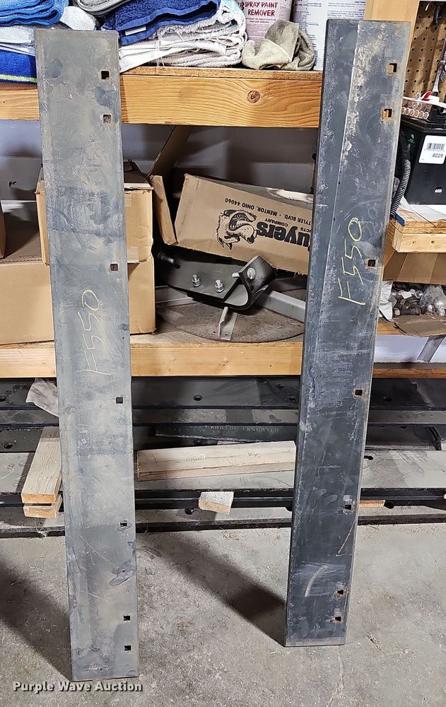 image for item DS5728 2006 Ford F550 Super Duty XL dump truck