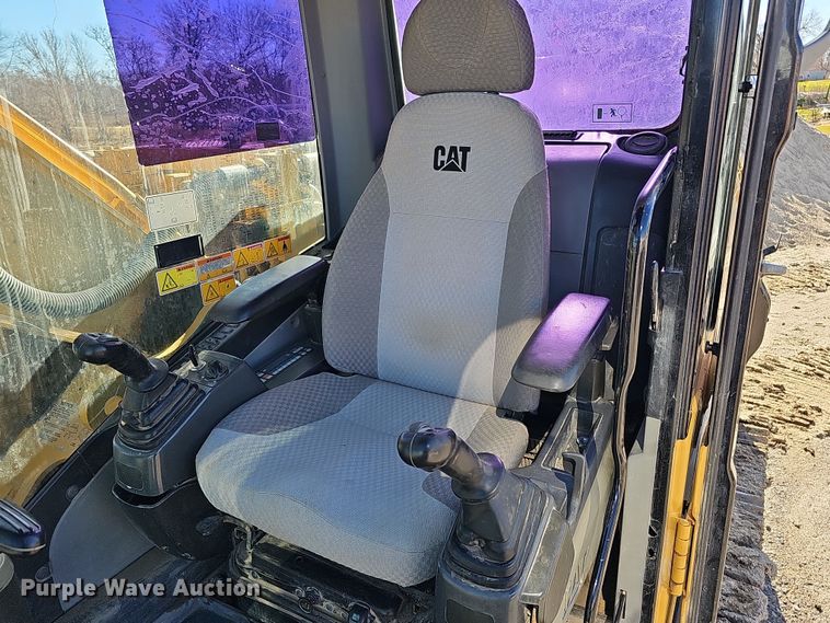 image for item DS5747 2008 Caterpillar 320D  excavator