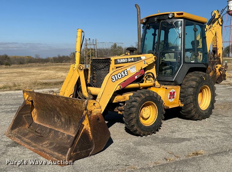 image for item GG9850 1985 John Deere 310SE  backhoe