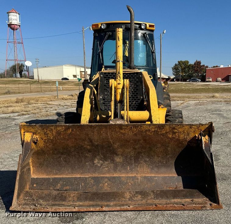 image for item GG9850 1985 John Deere 310SE  backhoe
