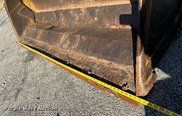 image for item GG9850 1985 John Deere 310SE  backhoe