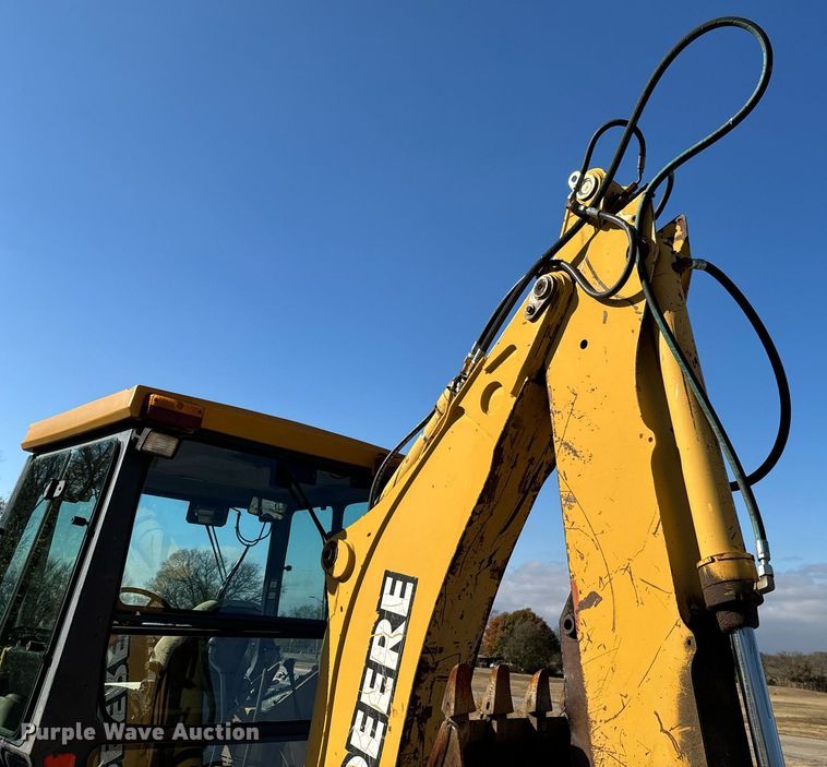 image for item GG9850 1985 John Deere 310SE  backhoe