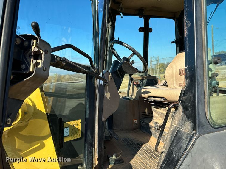 image for item GG9850 1985 John Deere 310SE  backhoe