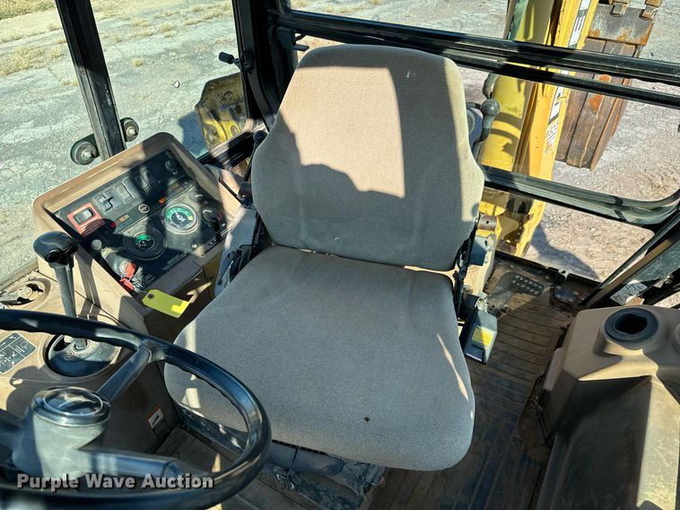 image for item GG9850 1985 John Deere 310SE  backhoe