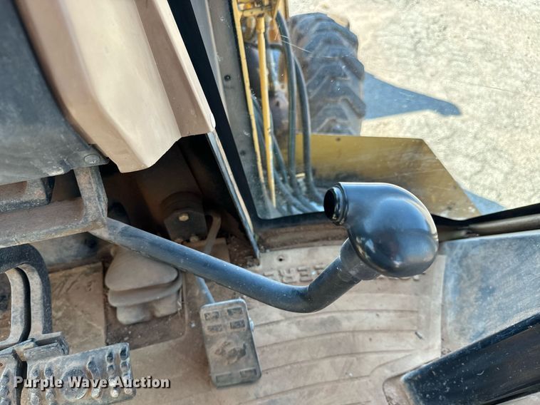 image for item GG9850 1985 John Deere 310SE  backhoe