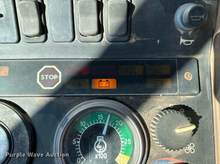 image for item GG9850 1985 John Deere 310SE  backhoe