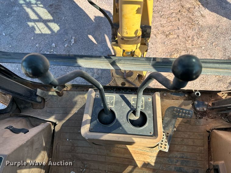 image for item GG9850 1985 John Deere 310SE  backhoe