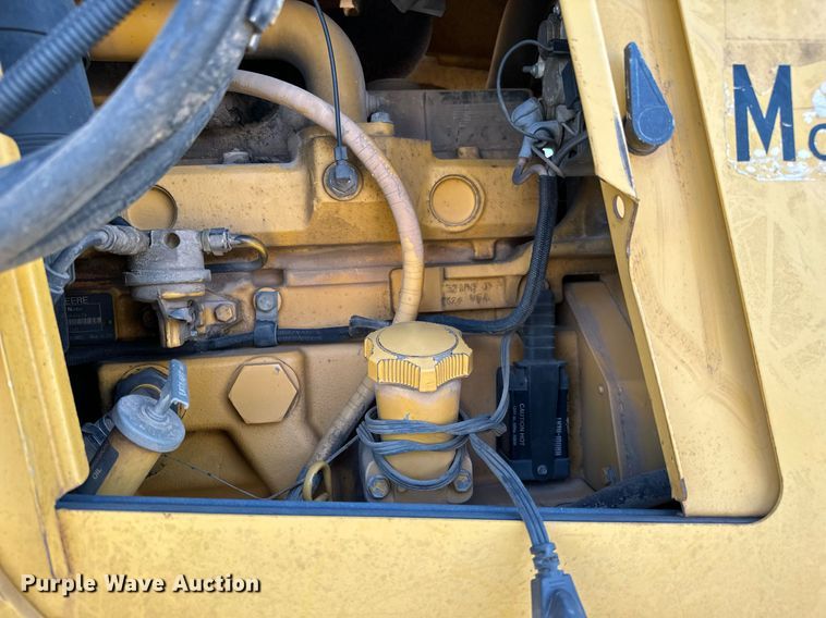 image for item GG9850 1985 John Deere 310SE  backhoe