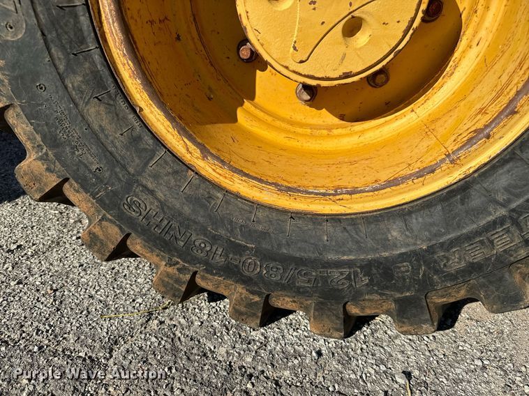 image for item GG9850 1985 John Deere 310SE  backhoe