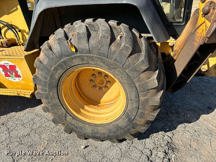 image for item GG9850 1985 John Deere 310SE  backhoe