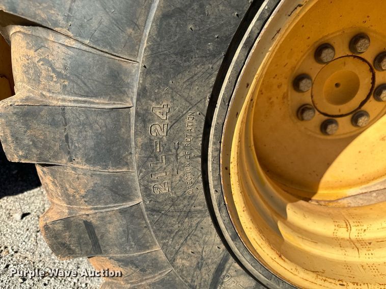 image for item GG9850 1985 John Deere 310SE  backhoe