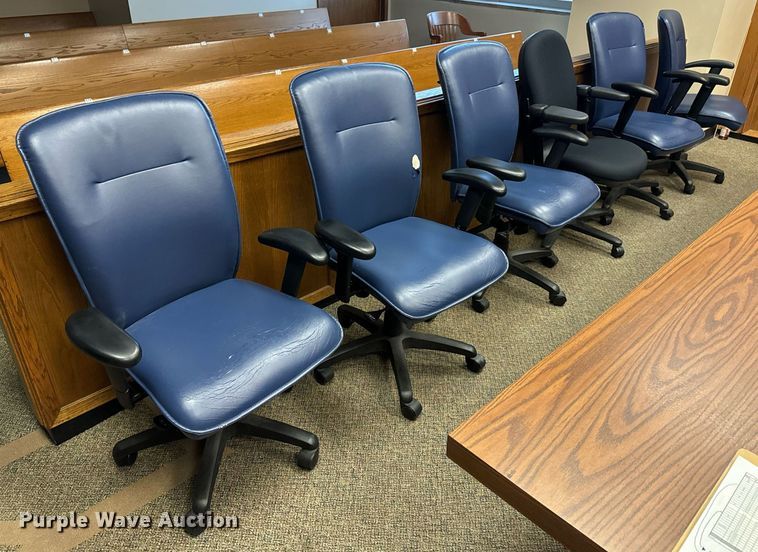 image for item GG9892 Approximately 413 chairs