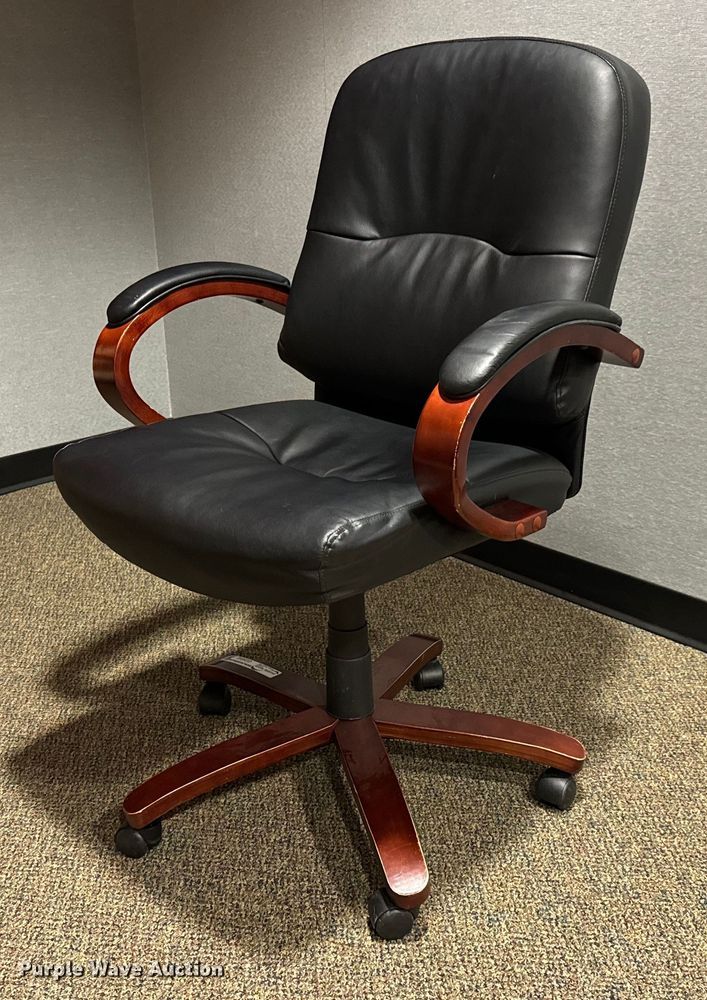 image for item GG9892 Approximately 413 chairs