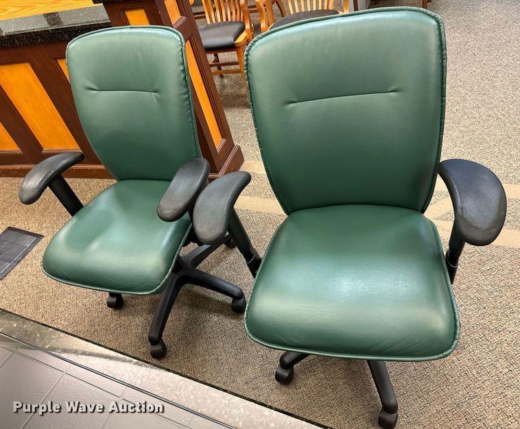 image for item GG9892 Approximately 413 chairs