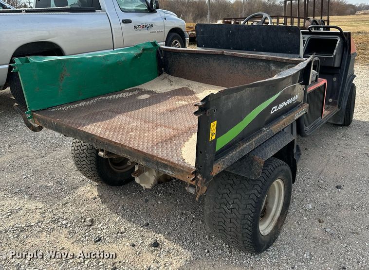 image for item GG9900 2002 Jacobsen Cushman  utility vehicle