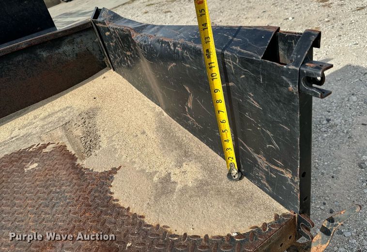 image for item GG9900 2002 Jacobsen Cushman  utility vehicle