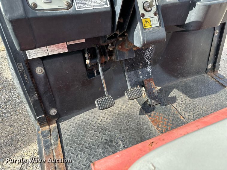 image for item GG9900 2002 Jacobsen Cushman  utility vehicle