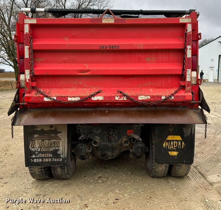 image for item GG9924 1995 Ford L8000  dump truck