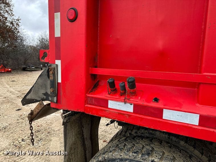 image for item GG9924 1995 Ford L8000  dump truck