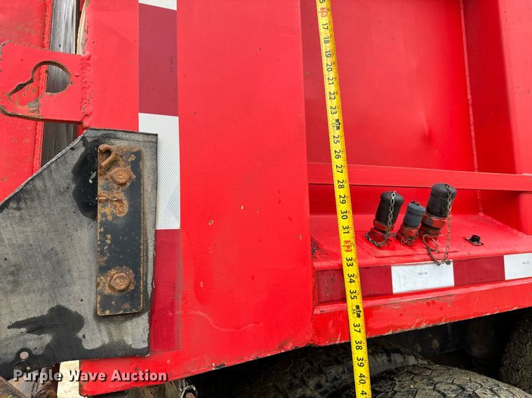 image for item GG9924 1995 Ford L8000  dump truck