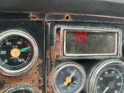 image for item GG9924 1995 Ford L8000  dump truck