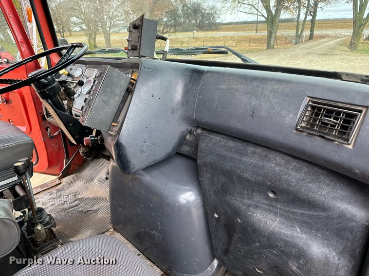 image for item GG9924 1995 Ford L8000  dump truck