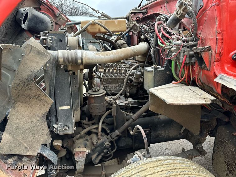 image for item GG9924 1995 Ford L8000  dump truck