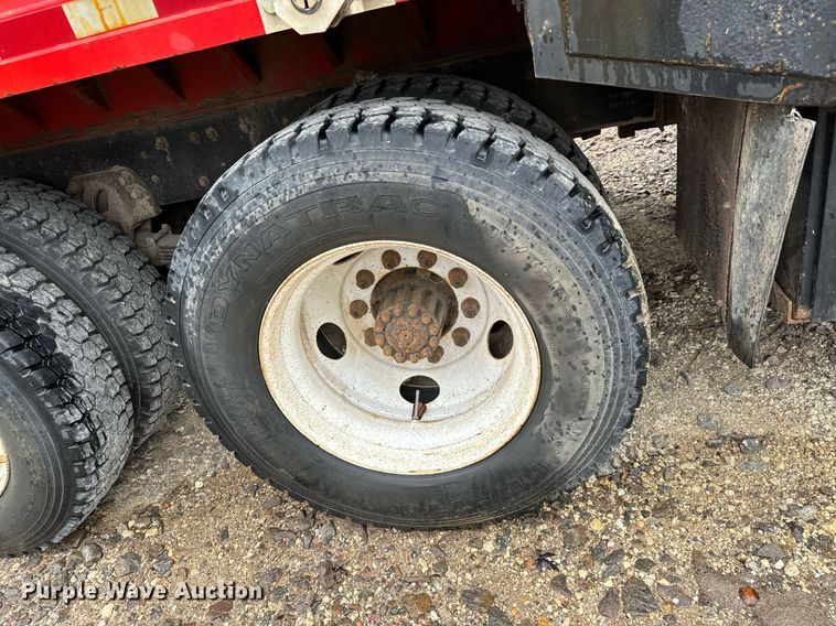 image for item GG9924 1995 Ford L8000  dump truck