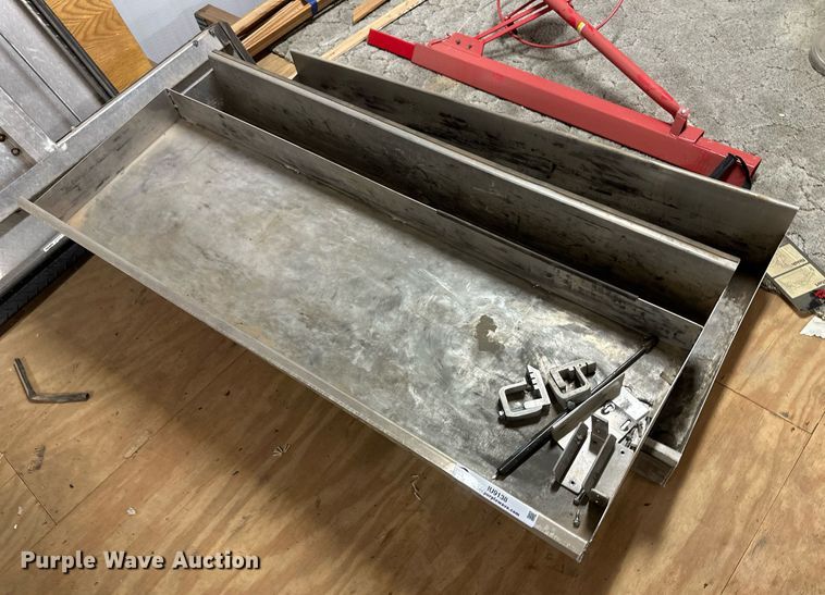 image for item IU9138 Tonneau cover