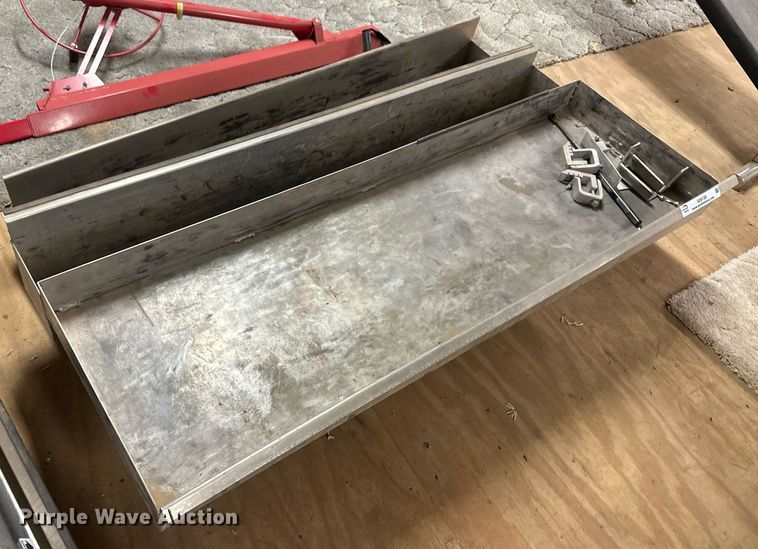 image for item IU9138 Tonneau cover