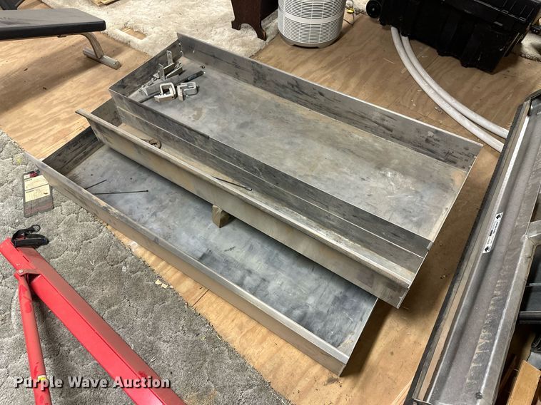 image for item IU9138 Tonneau cover